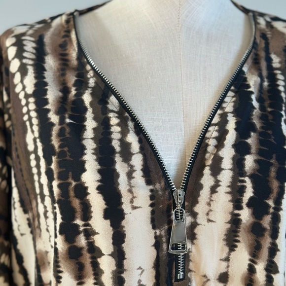 Brown and Cream Women's Blouse - Picture 4 of 7